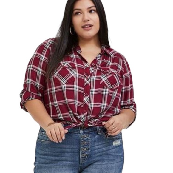 TORRID: Taylor Slim Fit Rayon Twill Crop Button-Up Shirt -Size 00 / 0X - Picture 2 of 9